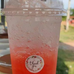 สตรอว์เบอรี่โซดา