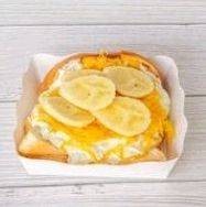 ปังปิ้งเนยและวิปครีม ฝอยทอง กล้วย