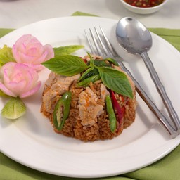 ข้าวผัดพริกแกง -หมูหรือไก่