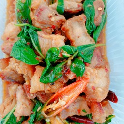 ผัดกะเพราหมูกรอบ