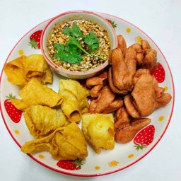 ไส้กรอกแดง+เกี๊ยวไข่