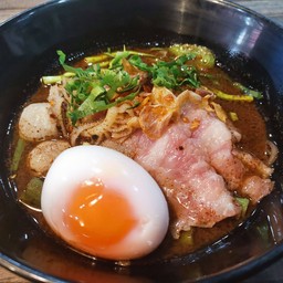 ก๋วยเตี๋ยวเรือเนื้อ(ไม่รวมไข่ตาหวาน) น้ำชุปหมู