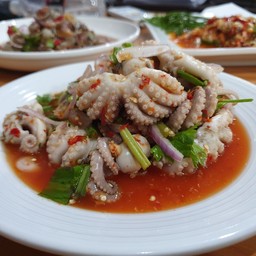 ยำปูม้า แซ่บโพดด จัดหนักเครื่องแน่น มีอาหารตามสั่งด้วย สาขา ลาดพร้าว