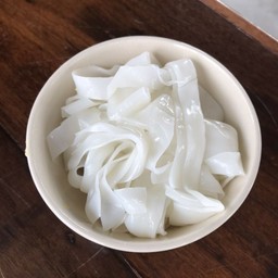 เส้นใหญ่