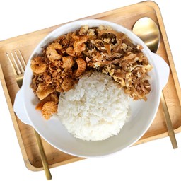 Rice Topped with Stir-Fried Pickle Turnip with Egg & Pork Crackling