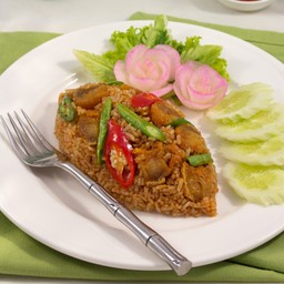 ข้าวผัดพริกขิงหมูกรอบ