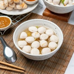 เกาเหลาน้ำลูกชิ้นหมู