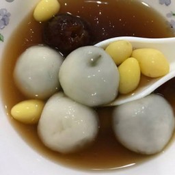 บัวลอยงาดำน้ำขิง