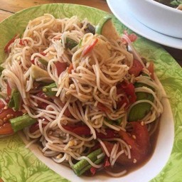 ตำปลาร้าขนมจีน