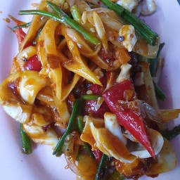 ปลาหมึกผัดไข่เค็ม