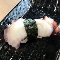 ซูชิหมึกทาโก๊ะ