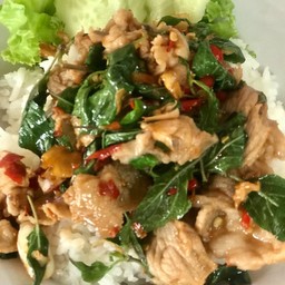 ข้าวกระเพราหมูชิ้น