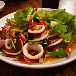 ยำปลาหมึก