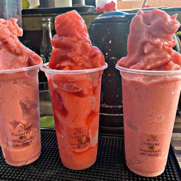 สตอเบอรี่สมูทตี้