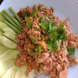 เจ๊ต่ายกระเพราถาด