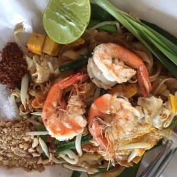 ครัวพรสตรีทฟู้ด และจัดทำบุฟเฟต์ ครัวพรผัดไทย-ครัวพรตามสั่ง