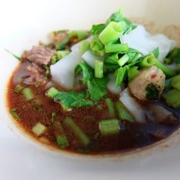 ก๋วยเตี๋ยวเรืออยุธยา ลุงหนวด เจ้าเก่า ลาดพร้าววังหิน