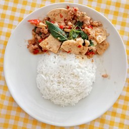 ข้าวกระเพราหมูยอหมูสับ