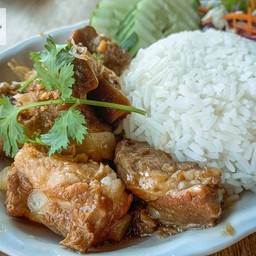 ข้าวหน้าซี่โครงหมูตุ๋นเห็ดหอม
