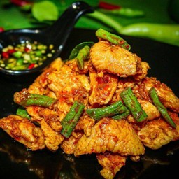 ผัดพริกเเกง (กับข้าว)