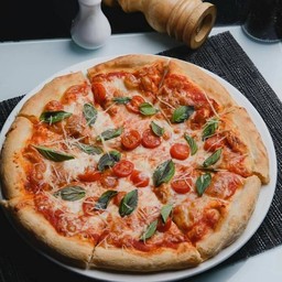 PIZZA MARGHERITA