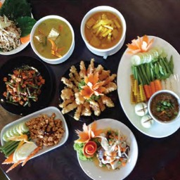 ข้าวอบสับปะรดเจ (ใหญ่)