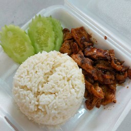 ข้าวหมูกระเทียม