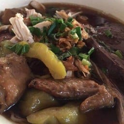 ก๋วยเตี๋ยวไก่จัมโบ้ มอนอ ประตู5