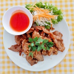 หมูทอดกระเทียม