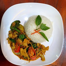 ผัดเผ็ดหมูป่าราดข้าว