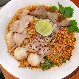 ก๋วยเตี๋ยวหมูต้มยำ