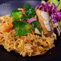 มาม่่าผัดปลากระป๋อง