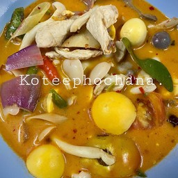 ต้มยำไก่เครื่องในไข่เดื่อ