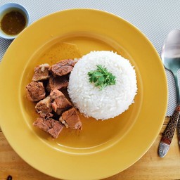 ข้าวหน้าเนื้อตุ๋น