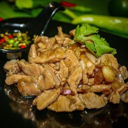 หมูกระเทียม (กับข้าว)