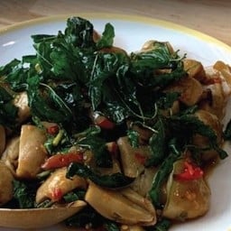 เห็ดผัดกะเพรา