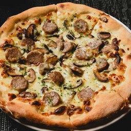 PIZZA TARTUFO,FUNGHI & SALSICCIA