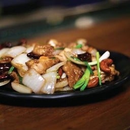 ไก่ผัดเม็ดมะม่วง