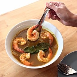 แกงเหลืองกุ้งใส่มะละกอ