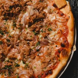 PIZZA CIPOLLA-TONNO-PICCANTE