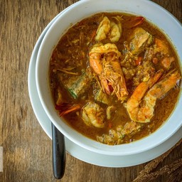 แกงส้มชะอมกุ้ง