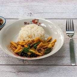 ข้าวราดผัดหน่อไม้