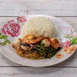 ข้าวราดวุ้นเส้นผัดขี้เมาหมูสับ