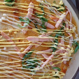 พิซซ่า ไส้กรอก ยำสาหร่าย