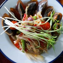 ตำปูปลาร้าไข่เยี่ยวม้า