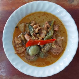 แกงเผ็ดหมู