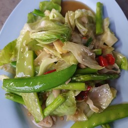 ผัดผักรวมมิตรน้ำมันหอย