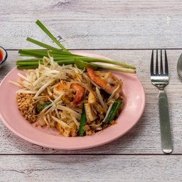 ผัดไทกุ้งสด