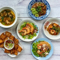 สลัดไก่ทอด