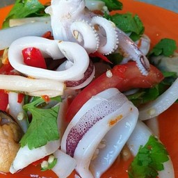 ยำหมึกสด